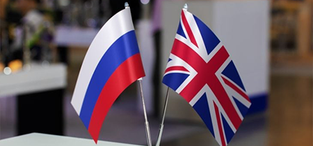 روسيا تطرد دبلوماسيا بريطانيا وتتّهمه بالتجسّس